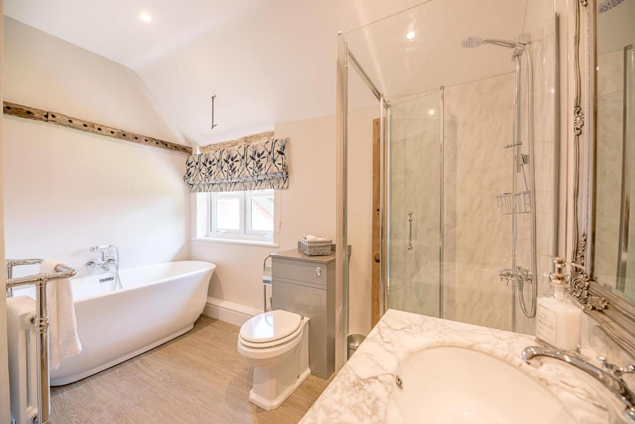 Chapel At Pond Hall Farm, Stunnning With Private Hot Tub, Hadleigh Ipswich
